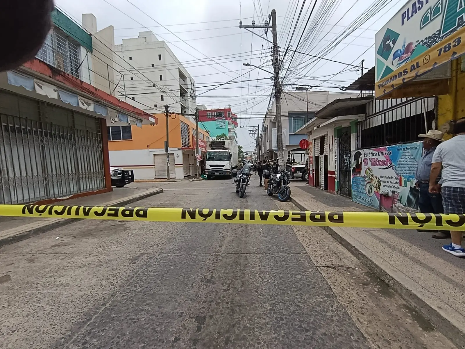 Lanzan explosivo contra otra sucursal de Jarochos en Tuxpan