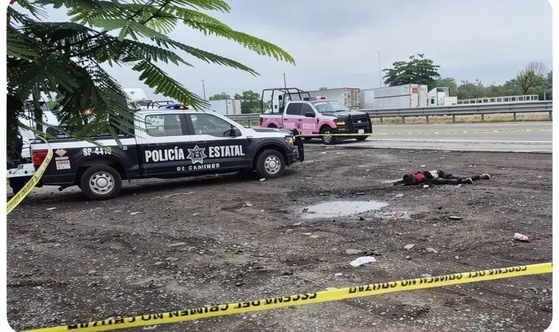 Muere hombre arrollado tras robo de tráileres en la Córdoba-Veracruz