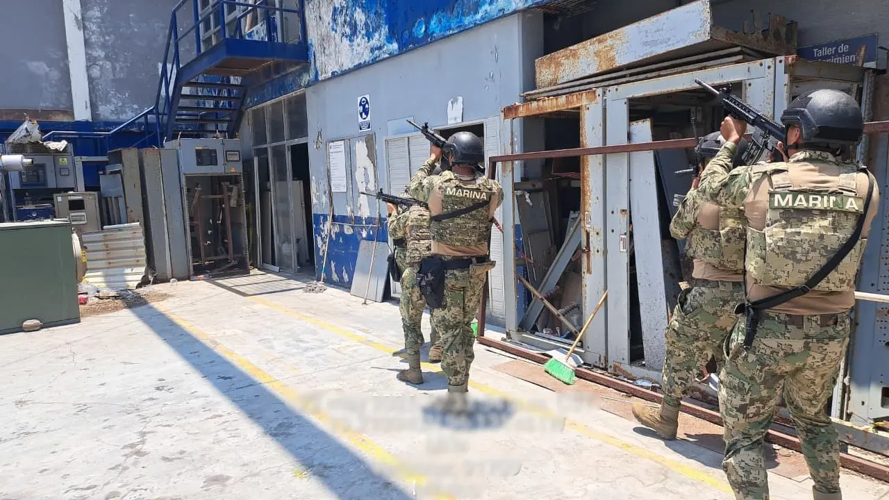 Marina realiza simulacro de explosivo en puerto de Veracruz