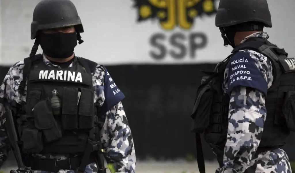 Comando armado irrumpe en vivienda y se lleva a dos mujeres en Acayucan