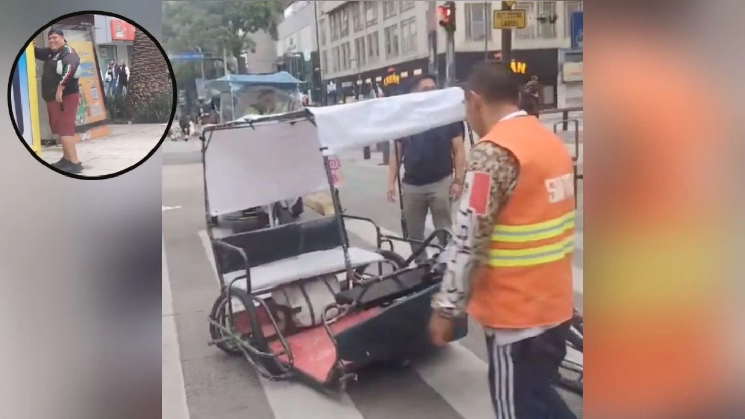 Tres pasajeros suben a bicitaxi en Centro Histórico de CDMX y le doblan hasta los rines