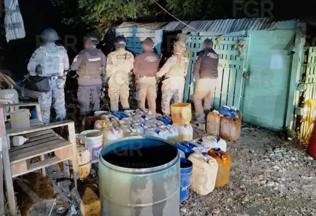 Aseguran mil 200 litros de hidrocarburo tras cateo en Gutiérrez Zamora