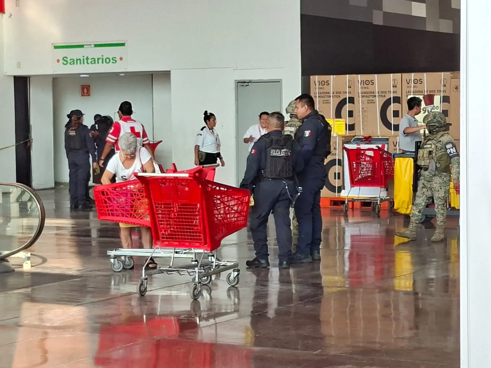 Mujer da a luz en baño de Soriana de Veracruz; bebé fallece