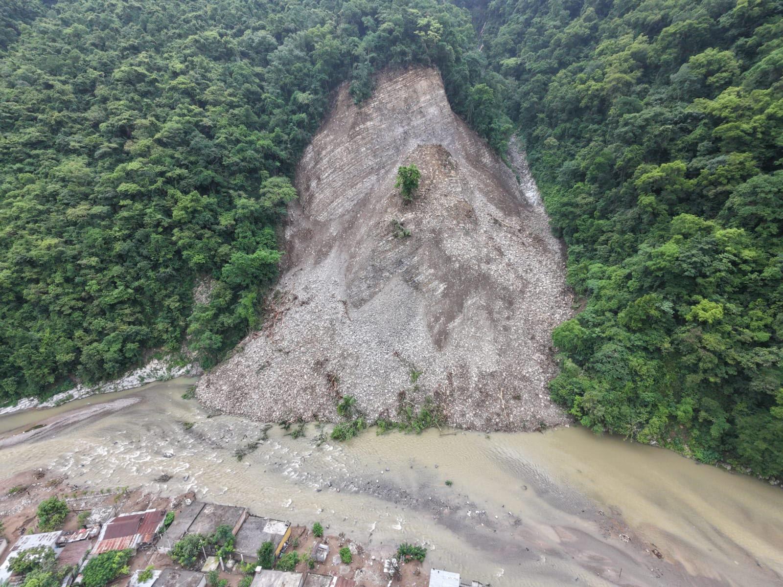 Habitantes de Ilamatlán piden apoyo a Sheinbaum tras derrumbe
