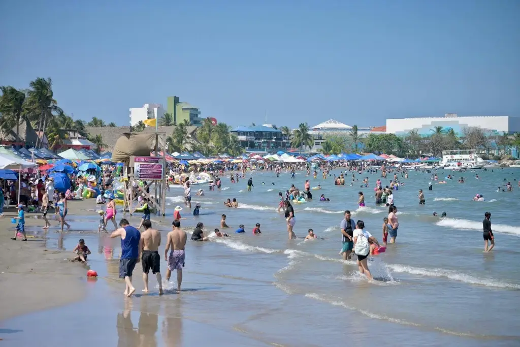 Suman 8 muertos por ahogamiento en playas de Veracruz este verano