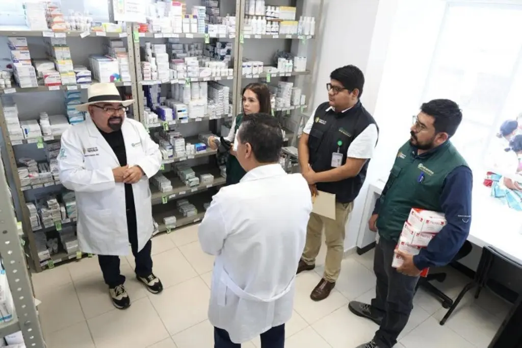 Ramos Alor acusa “campaña de odio” tras denuncia de falta de medicamentos