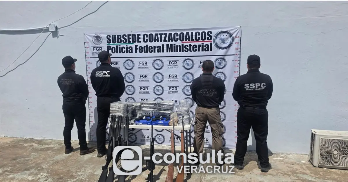 Aseguran cargamento con armas, cargadores y cartuchos en Las Choapas