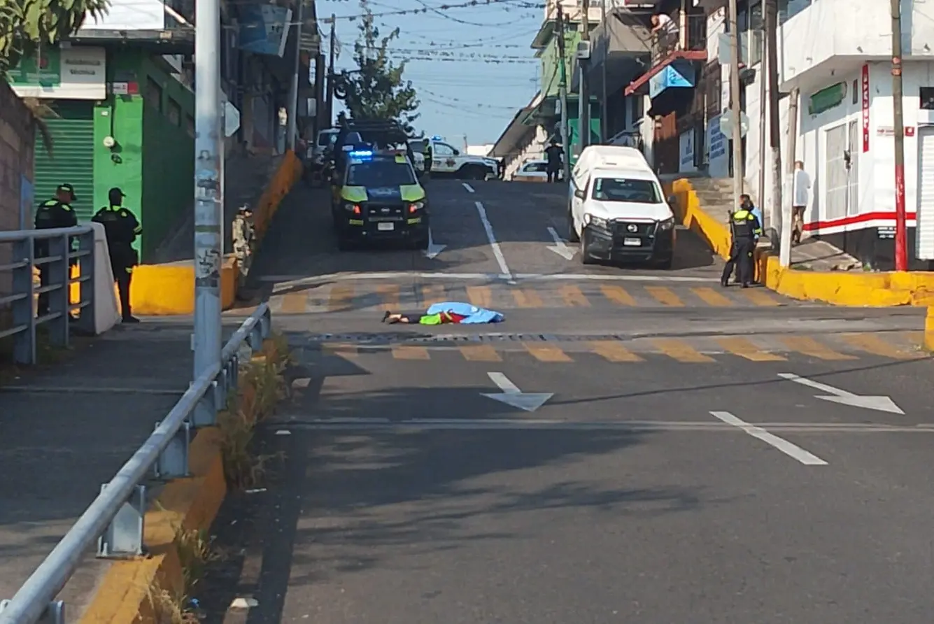 Autobús atropella y mata a mujer en centro de Córdoba