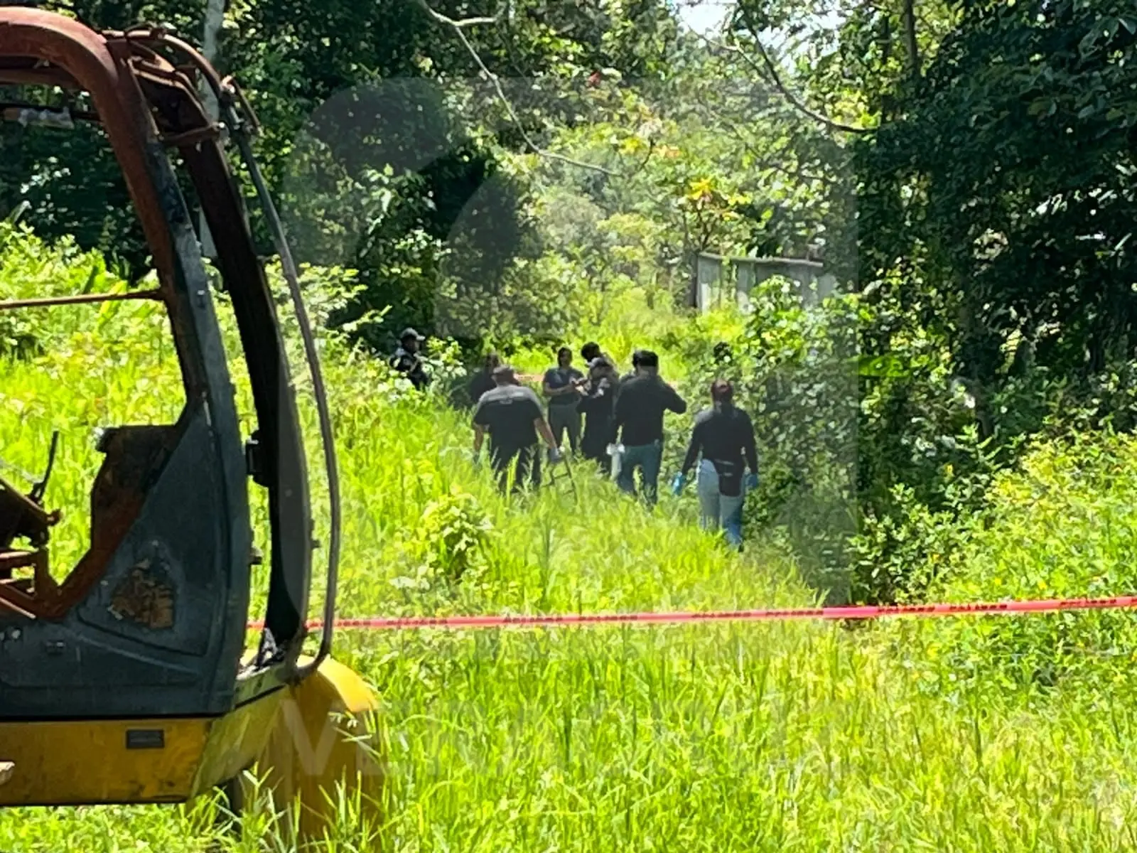 Hallan cuerpo en descomposición en construcción de Coatepec