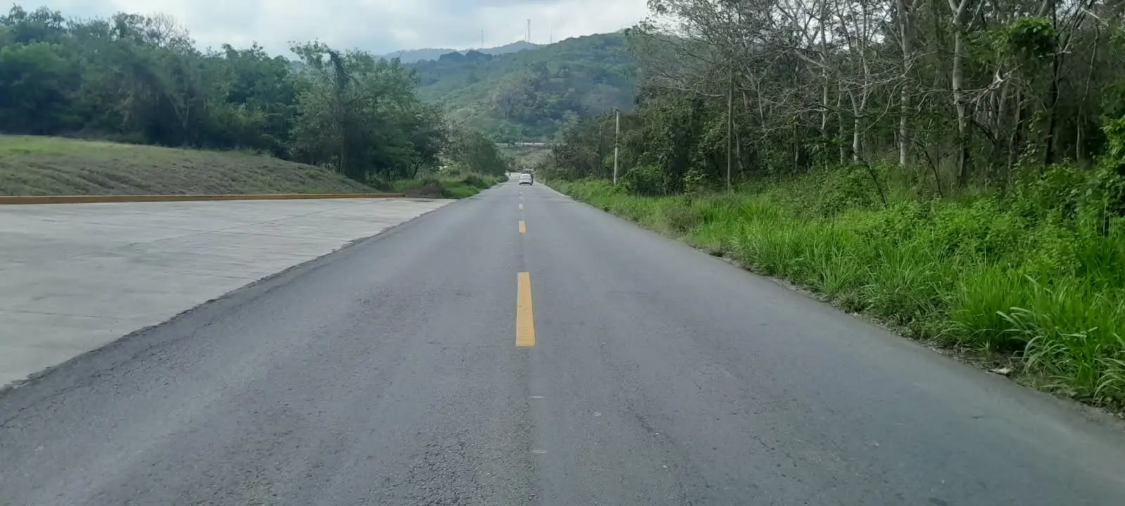 Transportistas alistan bloqueos por pésimas carreteras en Veracruz