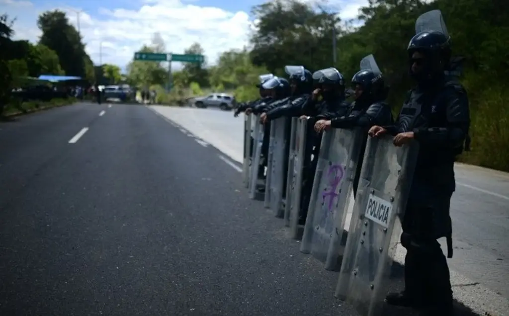 Antimotines llegan a bloqueo de Pacho Viejo; pobladores rechazan mesa de diálogo