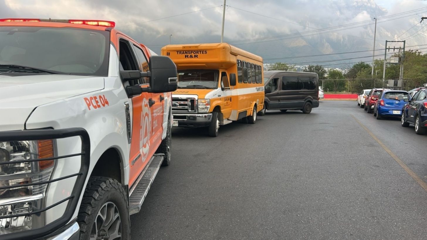 Niña de 10 años cae de transporte escolar en movimiento en Monterrey; así ocurrió la tragedia