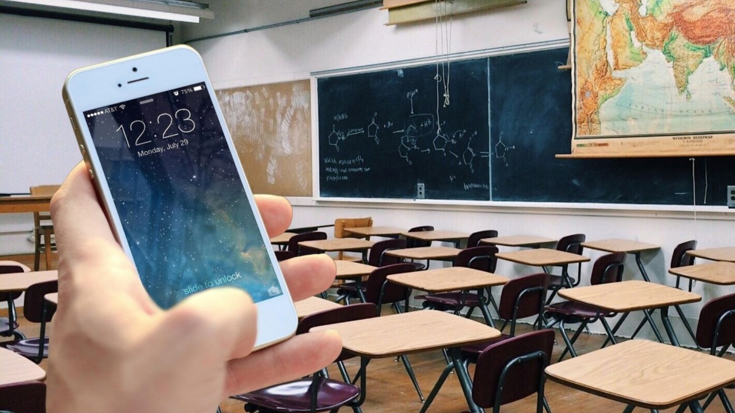 ¿Qué dice el decálogo de la SEP sobre el celular en la escuela? Estos son sus 10 puntos