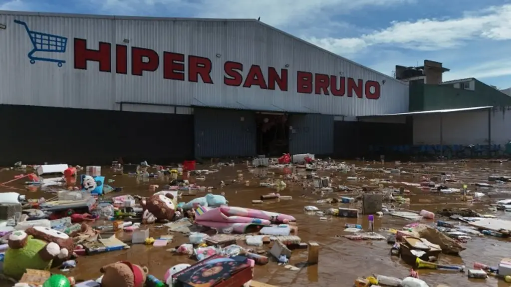 Ahued se deslinda por permisos de Híper San Bruno tras muerte de joven