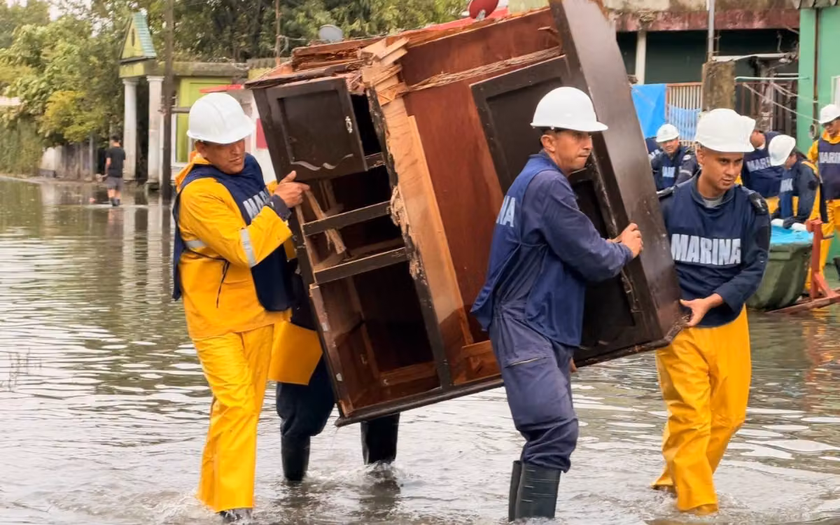 Así avanza apoyo en 6 municipios del sur de Veracruz tras inundaciones por frente frío 2