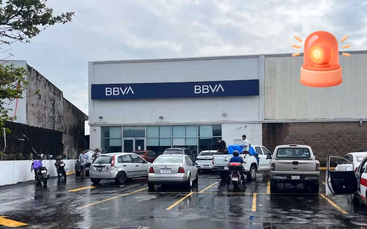 Asaltan banco BBVA en Minatitlán; despojan a trabajadora de 300 mil pesos