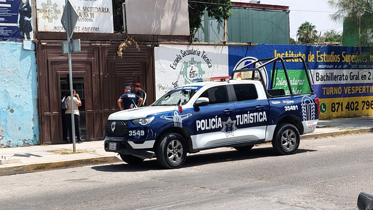 Ataque en escuela de Torreón: Muere subdirectora y detienen a 2 exalumnos; hay 3 heridos