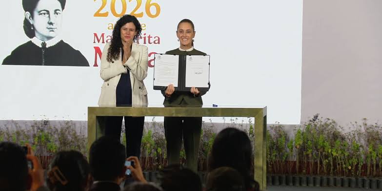Sheinbaum firma decreto que regula contenido en plataformas para proteger a la niñez y adolescencia de México