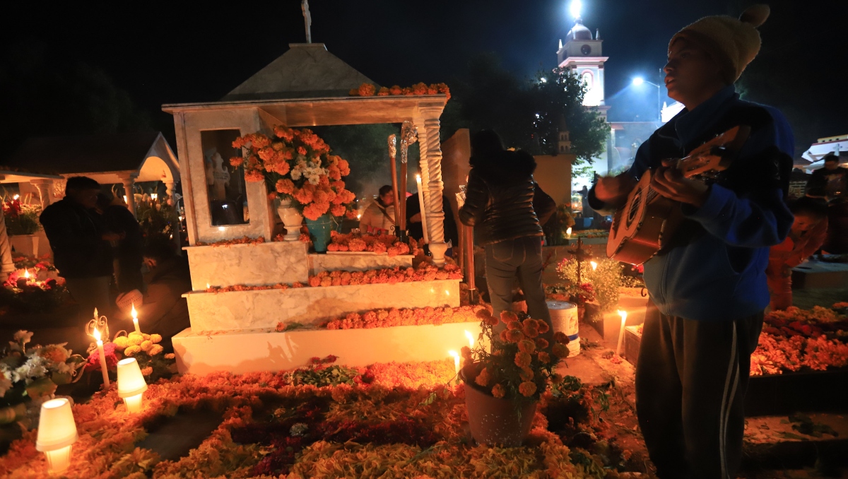 Reportan récords en turismo; se preparan para recibir a millones de visitantes por el Día de Muertos